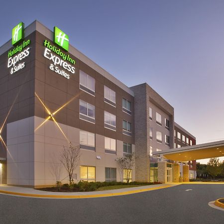 Holiday Inn Express And Suites South Hill By Ihg Экстерьер фото