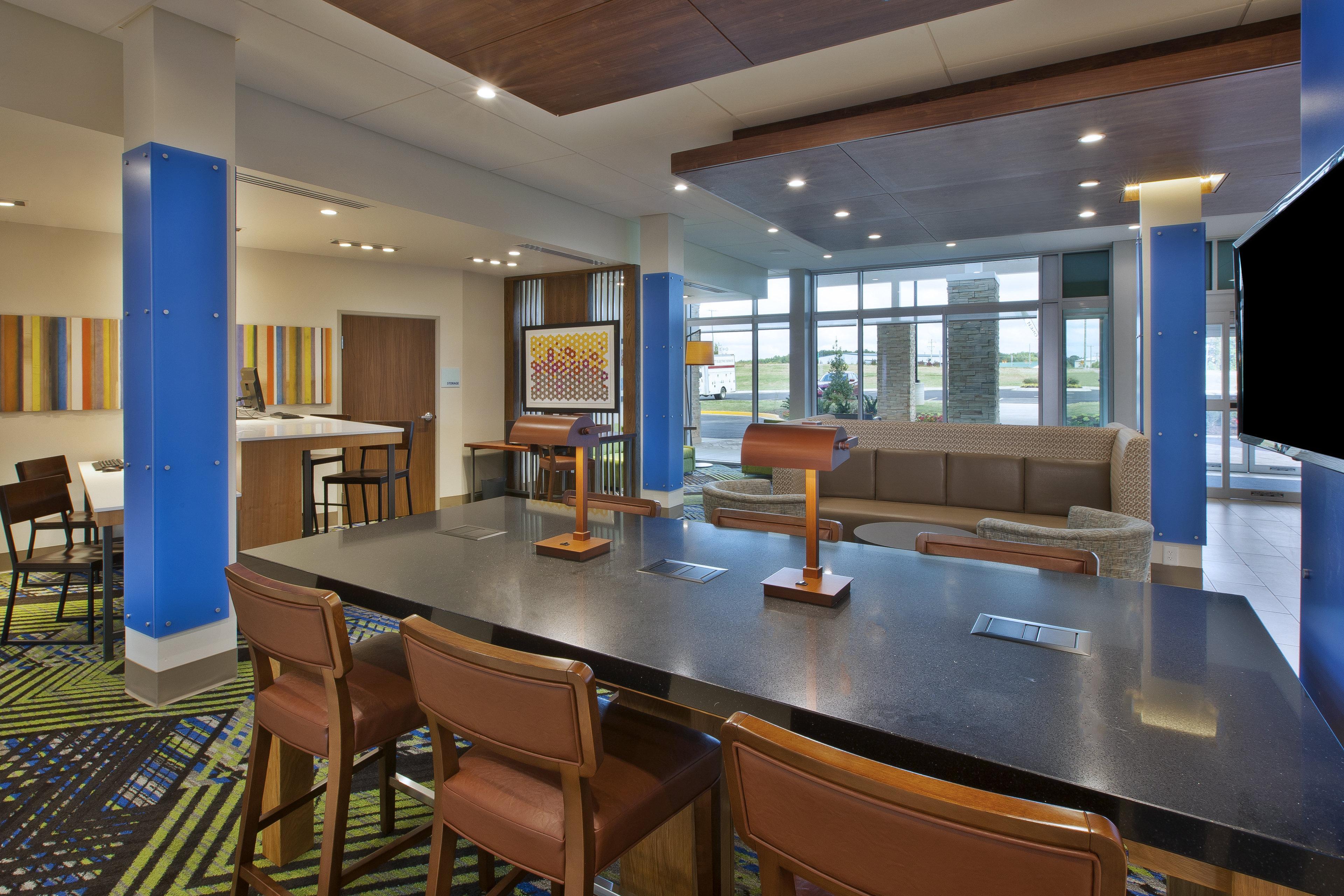 Holiday Inn Express And Suites South Hill By Ihg Экстерьер фото